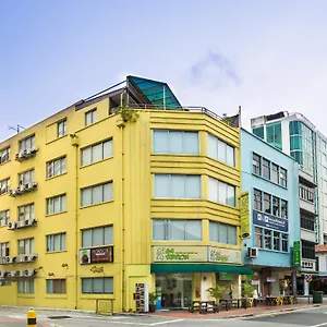 G4 Station Backpackers Hostel