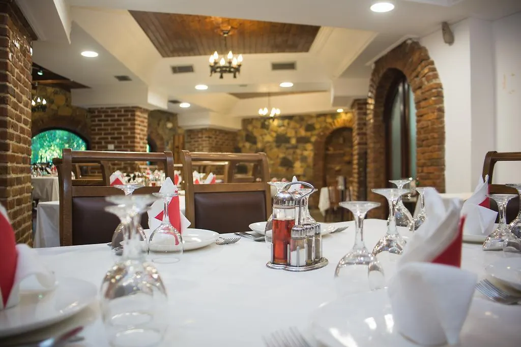 Hotel Livia Ksamil 3*,